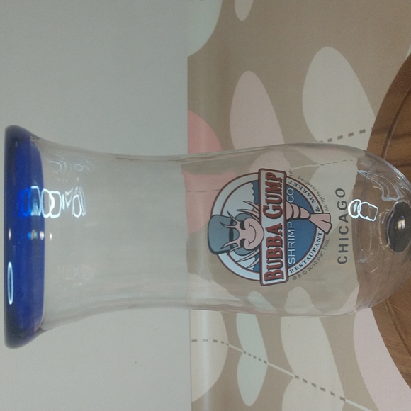 Bubba Gump Shrimp Co. Glass Chicago. - Picture 3 of 5